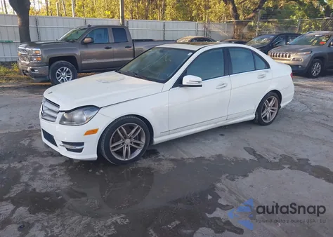 2013 Mercedes-Benz C 250 Sport from USA, damaged, VIN WDDGF4HB8DR243069